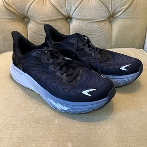 Hoka Arahi 6 Black Size 9